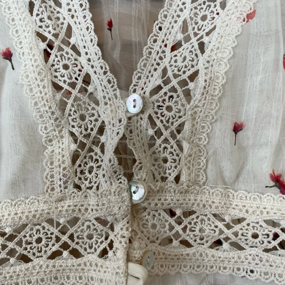 Floral white transparent top - Picture 4 of 6